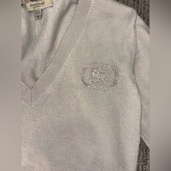 BURBERRY! Like new vintage beige 100% wool Burberry London V-Neck Sweater size M - Picture 3 of 4